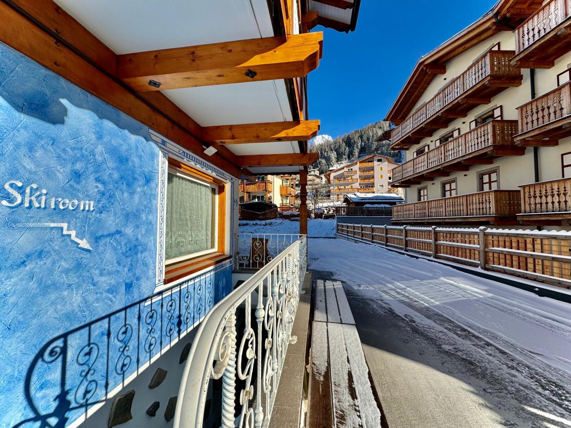 B&B Family Accommodation Canazei Bike Friendly Exterior photo
