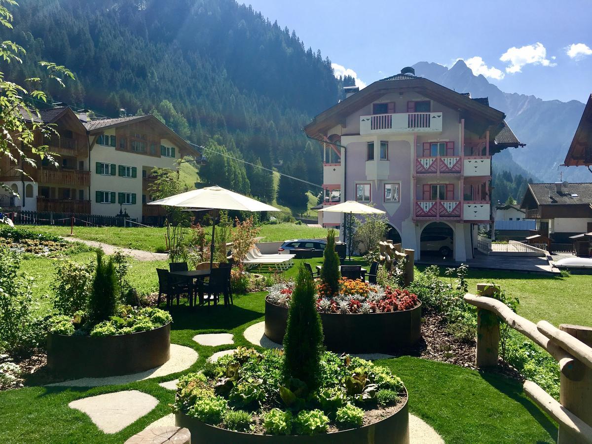 B&B Family Accommodation Canazei Bike Friendly Exterior photo